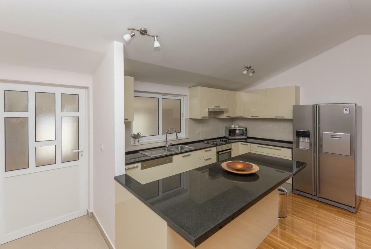 Apartments Naja Makarska Extérieur photo